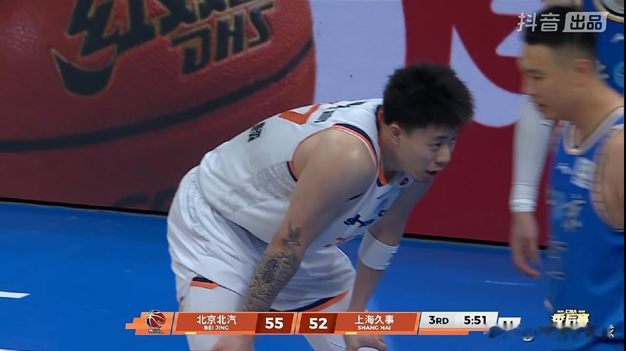 上海久事球星张镇麟竟然险些打满全场！在今天上海久事客场以99：85击败北京北汽的