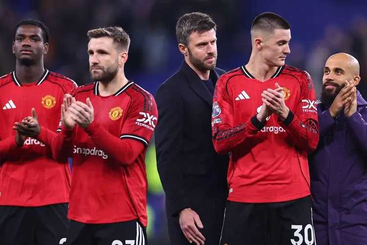 卡里克带给曼联最需要的东西，简单思路正是阿莫林未能领悟的关键曼联最终还是选择换帅