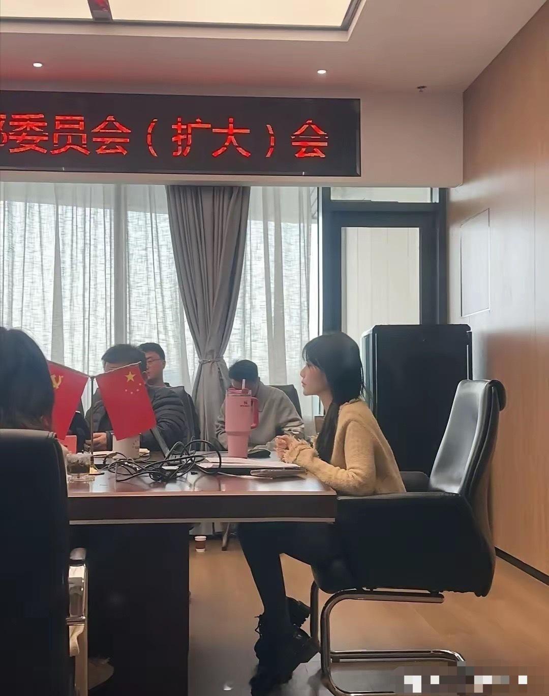 女生争着考去体制内的动力来了