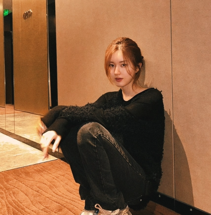 离仑的偏执是深海的漩涡，而你的清醒是刺破黑暗的鲸歌