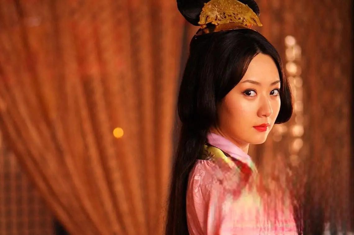 6个儿子，4个当了皇帝；2个女儿，全嫁给了皇帝当皇后。中国历史上再没有第二个女人
