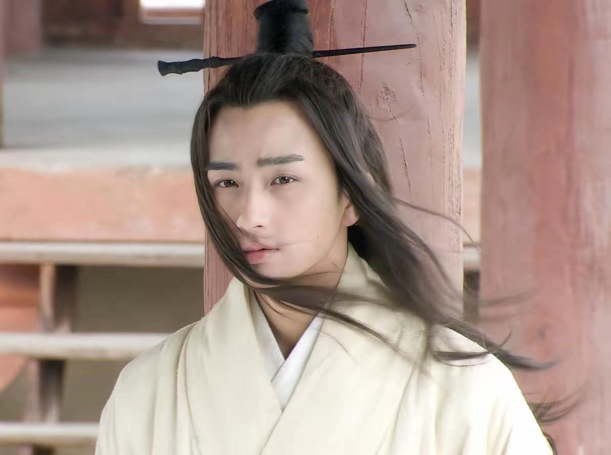 68岁秦宣太后，宠幸26岁美男魏丑夫，一次侍寝过后，宣太后意犹未尽地说：我死后，