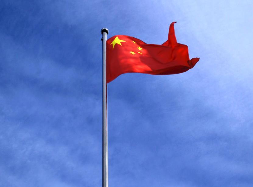 中国要成为发达国家，需越过哪三道坎？第一道坎，也是最要命的一道坎，人口。