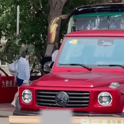 7.1孙颖莎与开车上训的王楚钦擦肩而过！哈哈哈！不说了是好朋友吗？宁可座位是空