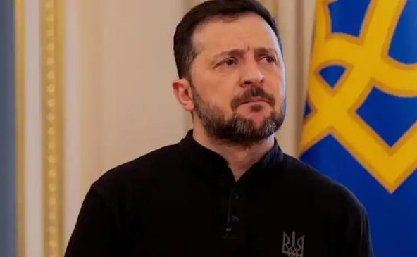 这一次泽连斯基终于明白了！如今乌克兰面临的处境之所以会如此残酷，最应该怪的或许不