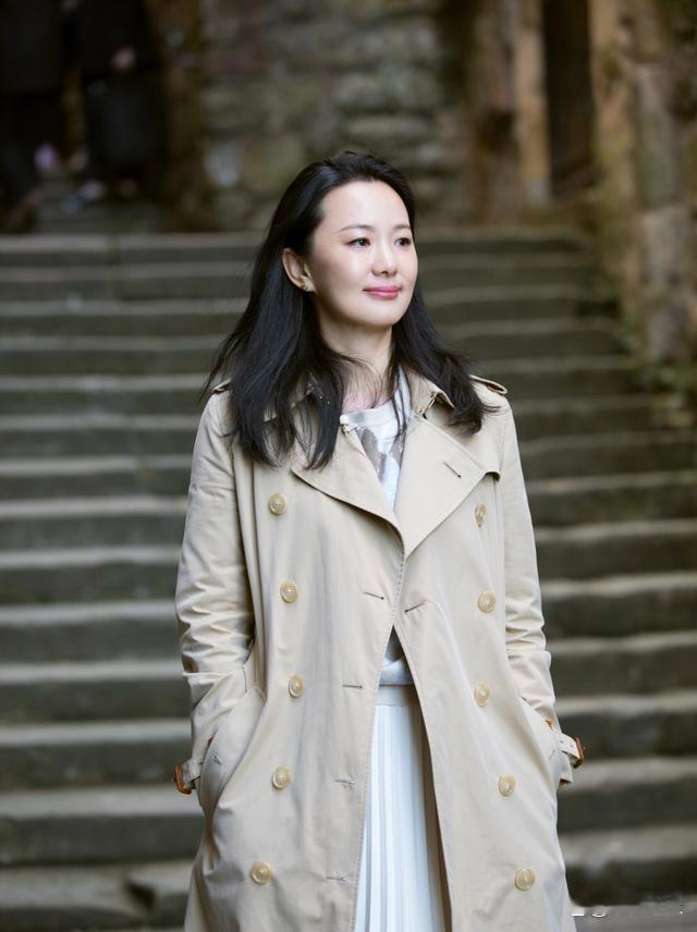 金鸡奖落选后，咏梅这句话火了：真正的赢家，从来不在奖杯里！金鸡奖颁奖，宋佳拿