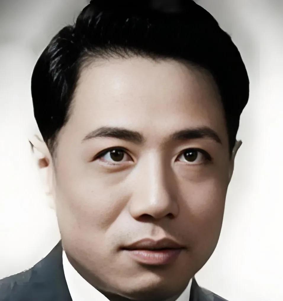 这位电影老艺术家是否很面熟？他主演的电影可多了，代表作有《小城之春》中饰演章志忱