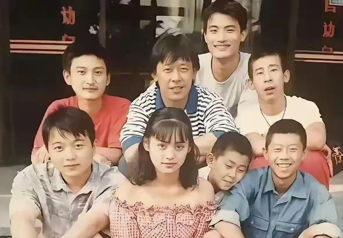 这些人我只认出宁静，其他人是谁？你认出没有。