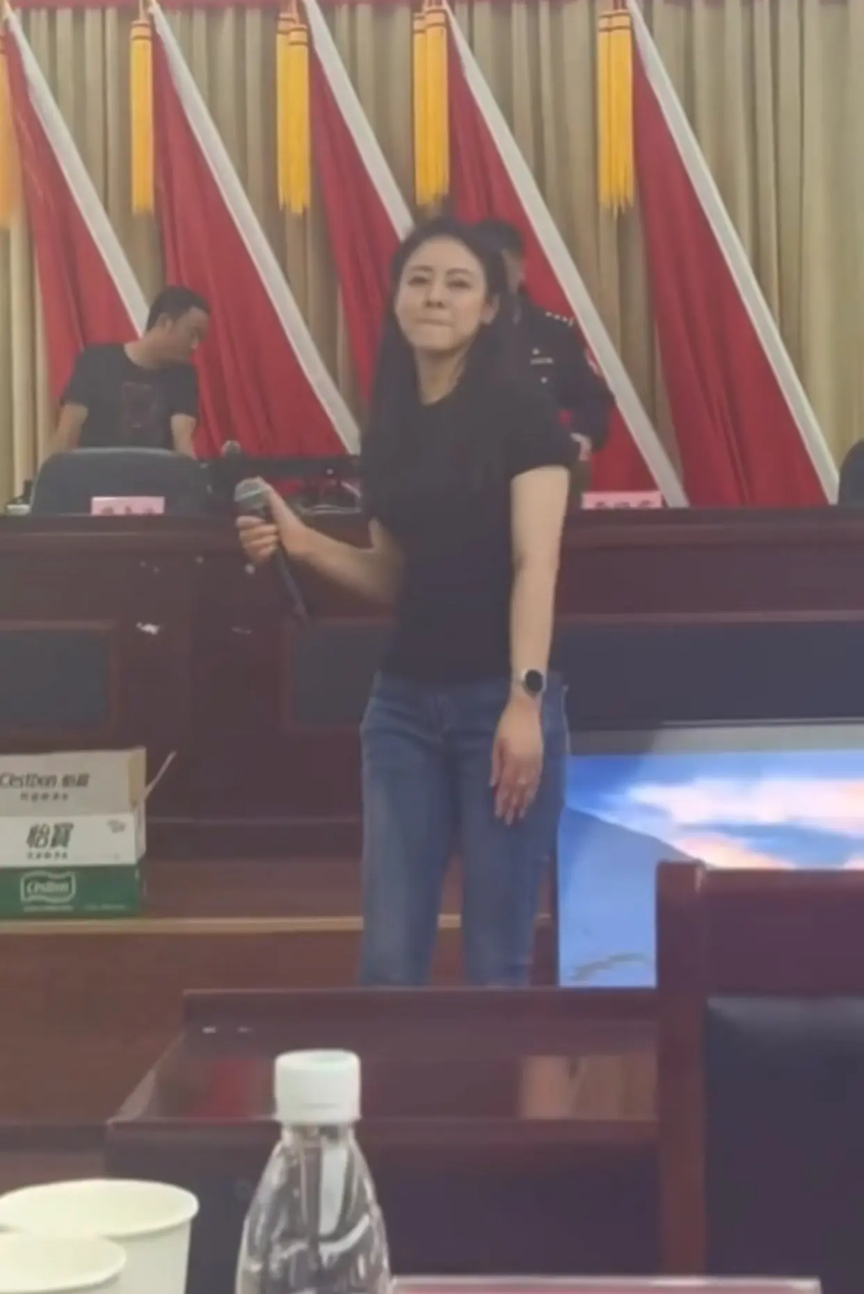 体制内的单身美女，是不是很抢手啊？