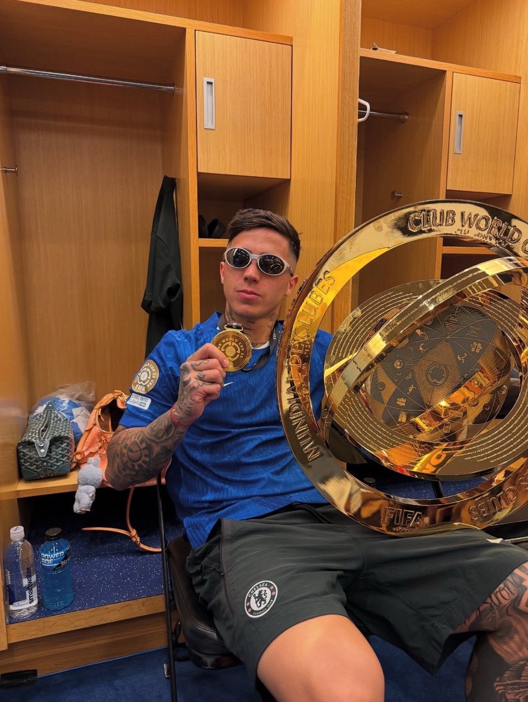 嘿嘿～～🥇🏆🕶恩佐费尔南德斯[墨镜]✌切尔西3比0巴黎圣日耳曼2025世俱