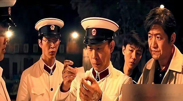 陈思诚这回不玩悬疑喜剧了，直接把张译马丽陈明昊压上去，拍崔道植。横跨五十年，四起