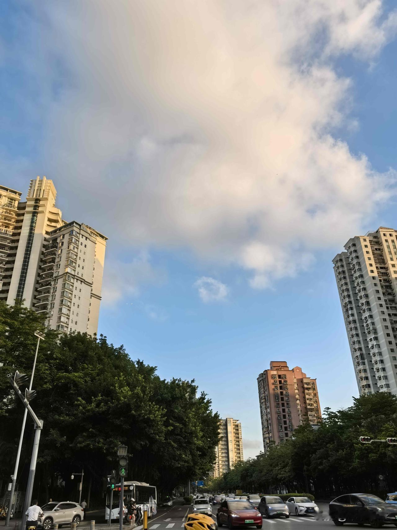 九十年代初我刚到深圳打拼时，遇过一件震碎三观的事，那时候刚出社会没见过世面，差点