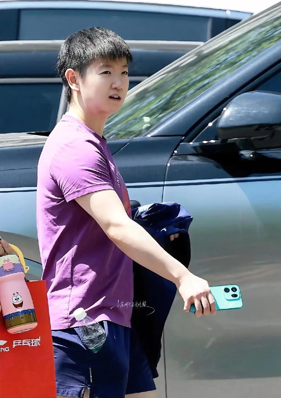 莎莎一到成都就剪头发了，别人是越短越不好驾驭，她是越短越好看。澳门世界杯