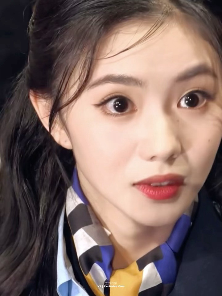 嗑颜bot刘浩存📸感觉眼睛占了脸的一半