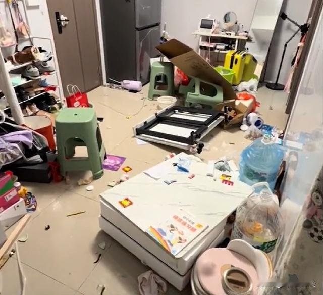 广东，一男子月薪到手1万多，老婆网购一台洗碗机，因为没跟丈夫商量，丈夫回家就把家