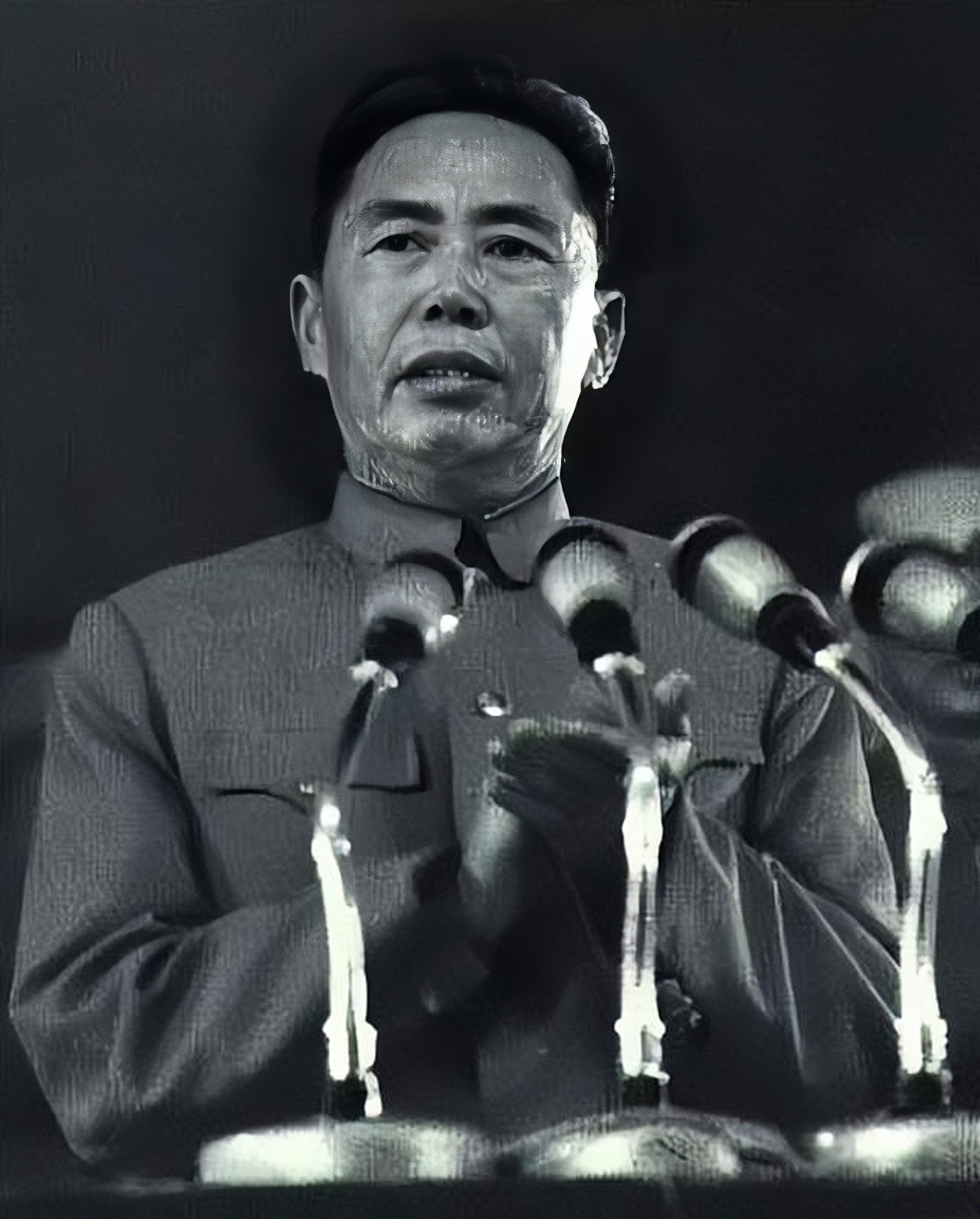建国后首任公安部长是谁？他就是人称罗长子的罗瑞卿大将。地位最高的公安部长又是谁呢