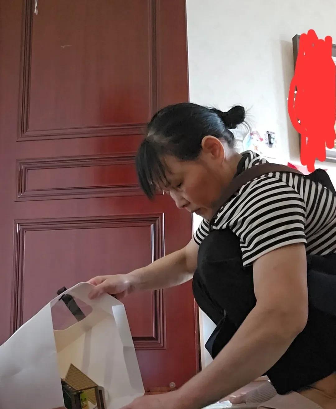 其实我觉得吧，做家政不需要太多的客户，有十几家就够忙乎的了。我就是个做