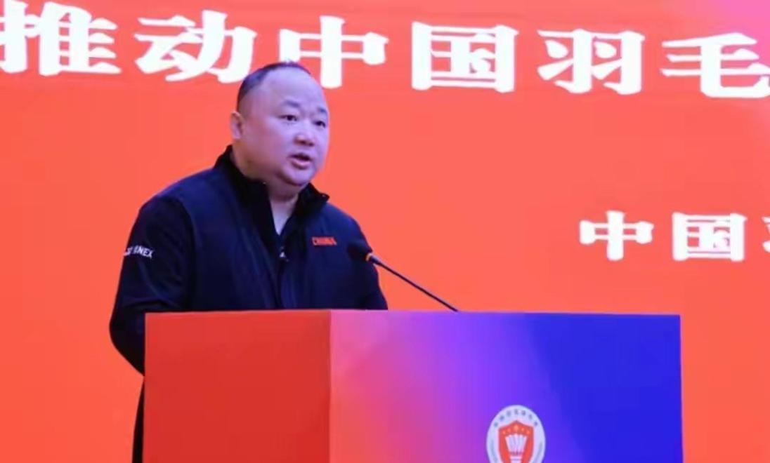 羽坛“地震”，国羽掌门人+奥运冠军张军失联被查，在对前任李永波惋惜下——我们究竟