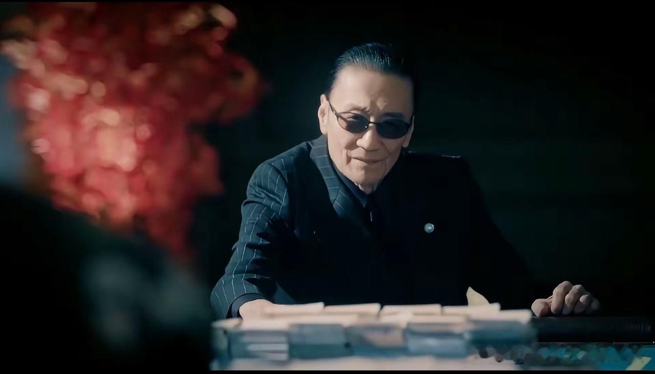终于搞明白了，谢霆锋那句“想起我父亲不用哭，他会觉得那样不够潇洒”是什么