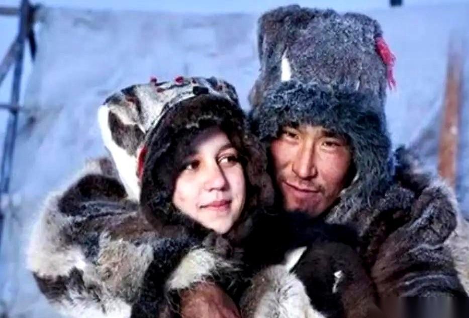 你敢信吗？一个族群的规矩：老婆生完头一胎，第二胎必须找外人怀。别急着站在道德高