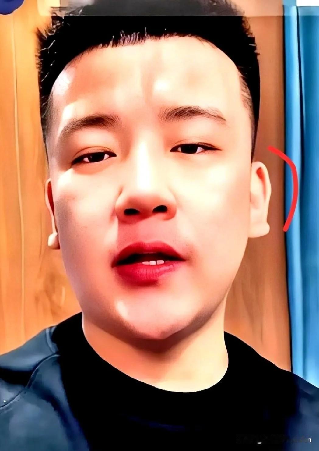 大主播木森为了分钱不一样，把自己的搭档红豆踢掉木森以为自己是核心主播，自从木