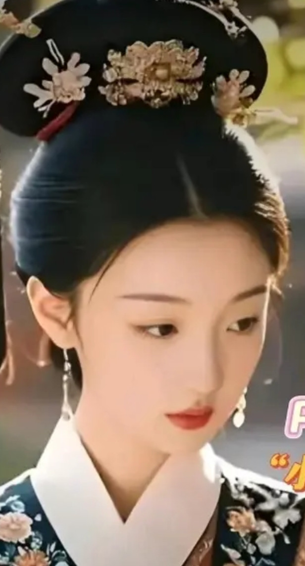 新版《红楼梦》林黛玉的定妆照！大家看看她是谁？瞧这眉毛拧着却不死板，眼神里带