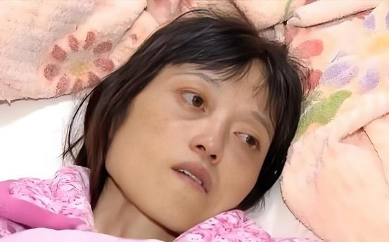 2016年，湖南一单亲妈妈身患癌症，临终前打算将11岁和8岁的儿子托付给亲戚，谁