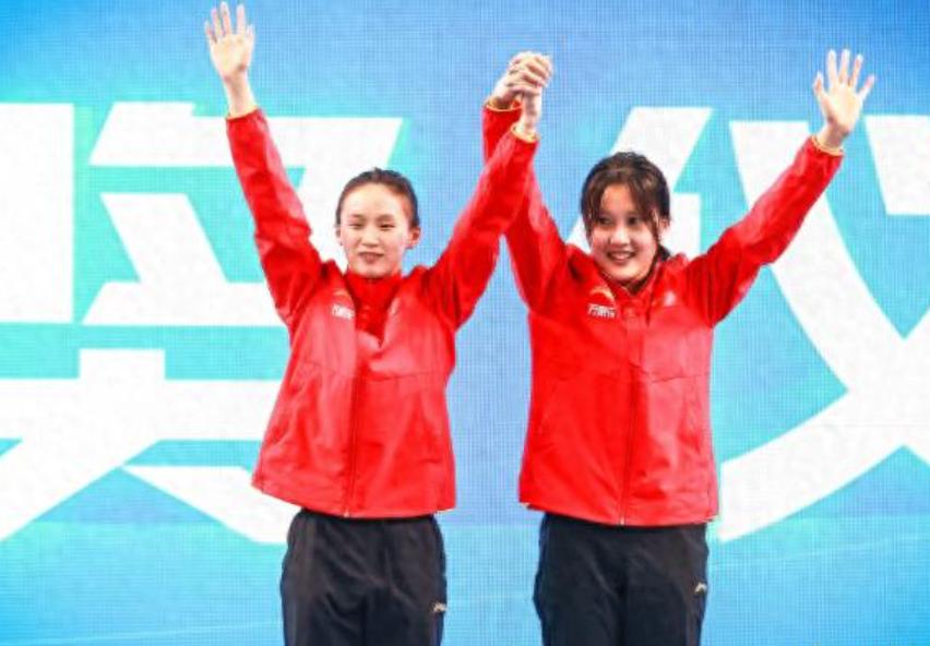 中国跳水梦之队落地新加坡，有点意外的是全红婵、昌雅妮两大名将双双缺席。 尤其