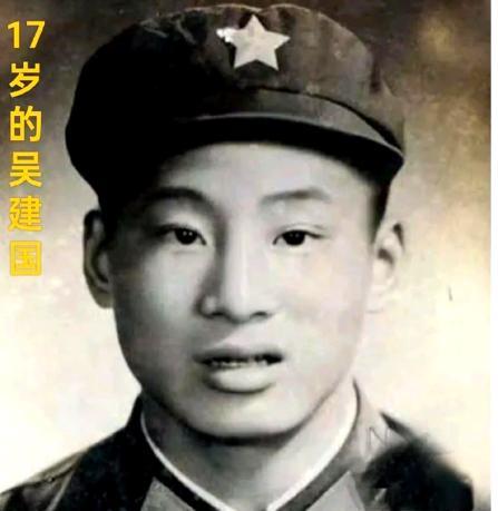 1979年，612高地上，我军战士吴建国身中8弹倒地，一个越军军官想拿走他的枪，