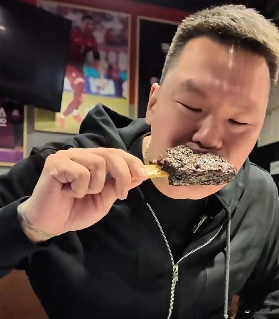 朱芳雨谈中国男篮：“前段时间中国男篮在世预赛的表现。”“确实是让人难以接