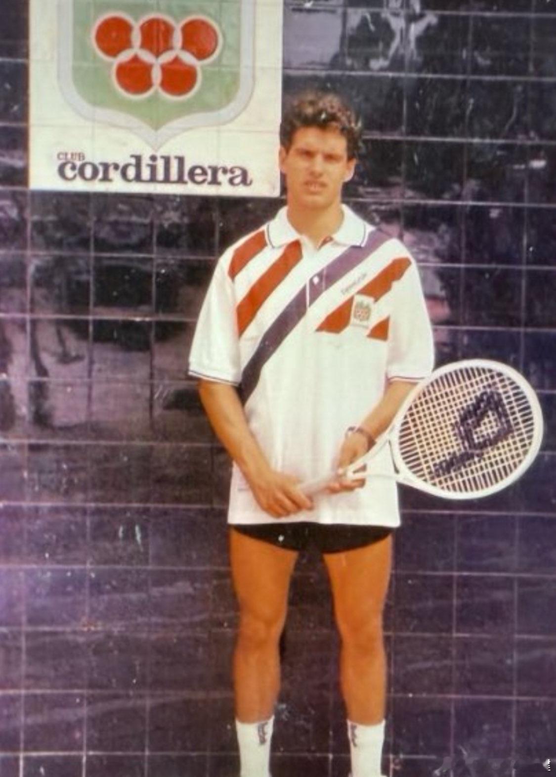 阿尔卡拉斯父亲年轻时候，不愧是如父如子！