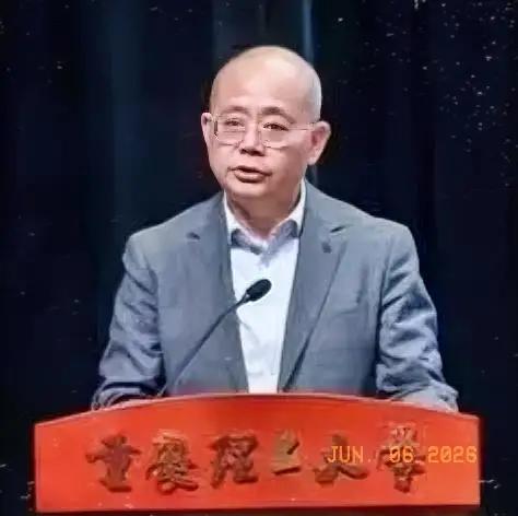 6月5号早上六点，重庆巴南理工雅苑，60岁重庆理工大学副校长廖林清，像往常出门晨