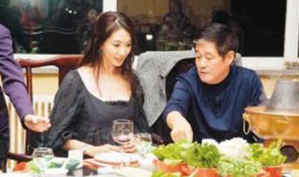 寒冷的冬天，林志玲到沈阳参加商演活动，没有跟任何人说这次活动，心想着出席完活动就