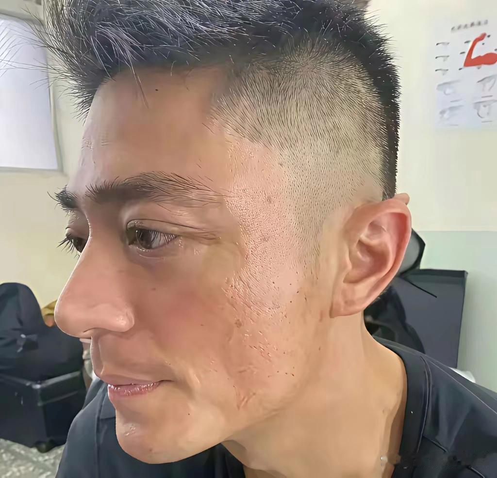 46岁霍建华纯素颜状态曝光，这皮肤在同年龄段里到底是什么水准？