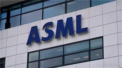 禁吧禁吧，ASML禁得自己裁员了据央视新闻客户端，1月28日，荷兰光刻机制造商阿