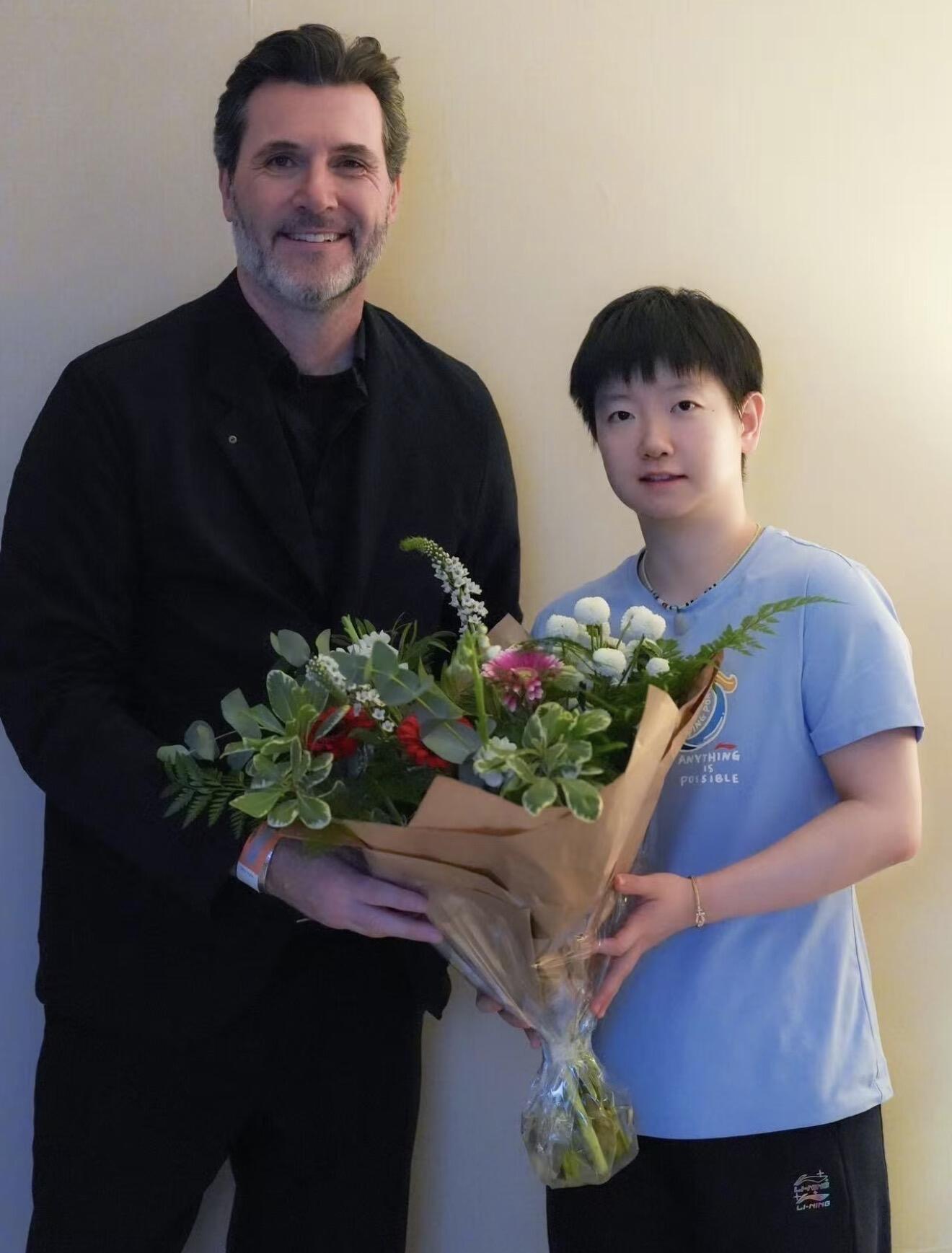 孙颖莎蜡像入驻上海杜莎夫人蜡像馆2026年7月，孙颖莎在上海杜莎夫人蜡像馆获得首