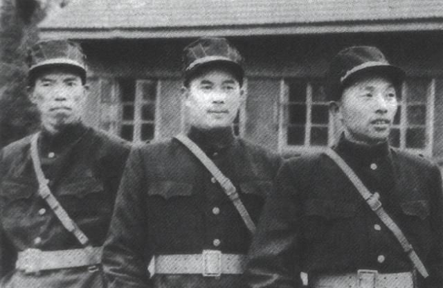1951年，邓华带着4位军长入京，杨成武问梁兴初愿不愿意到20兵团在志愿军序