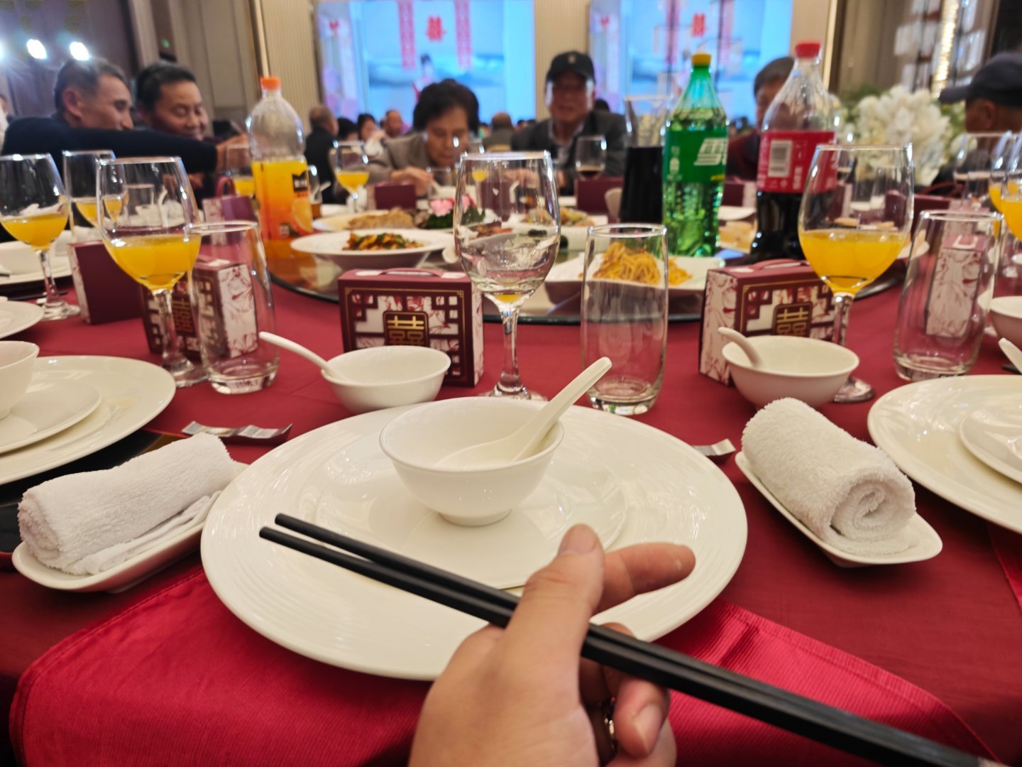 哥们来吃酒了，今天吃闽南婚宴