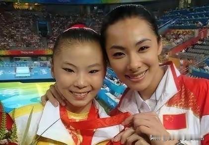黄曼丹，42岁，喜得双胞胎。她是是中国前女子体操队队员。她自幼展现体操天赋，
