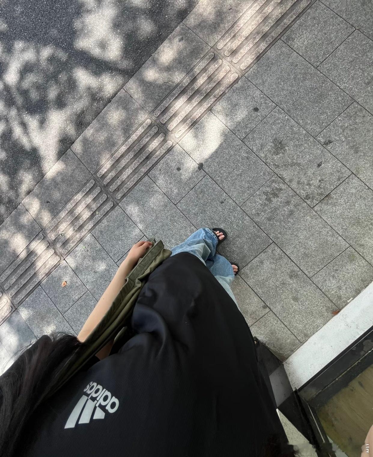当老板说一米以下免费吃鱼小猫也是吃上自助餐了[doge]我的精神状态凉好暑假冲浪