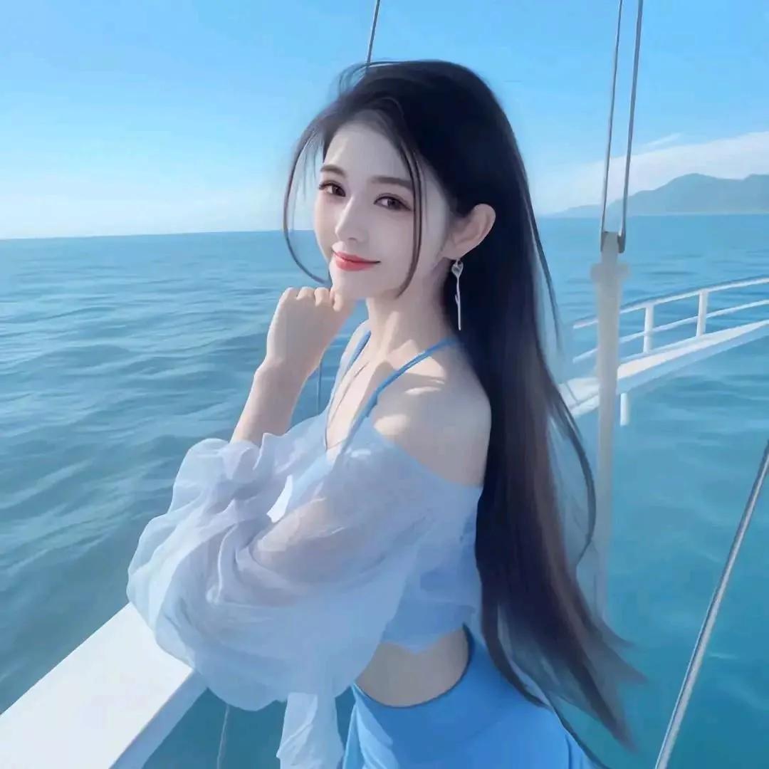 在海上乘风破浪，自由自在的度假时光。海边游玩日常海边度假感海边度假气质海边