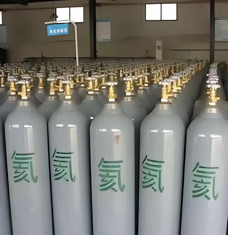 中国氦气储量占全球2%，95%靠进口。但你知道吗，就这么个贫氦国，前几年还在当国