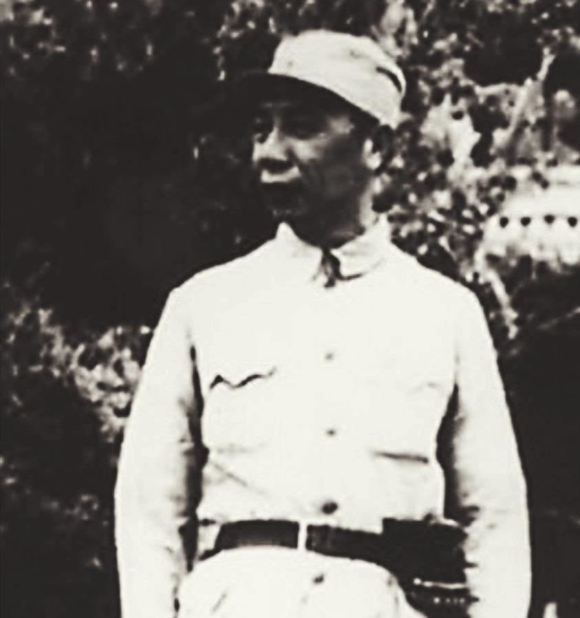 某日，红一军团参谋处长陈士榘在作战中，缴获了一把“掌中宝”短枪。虽然很喜欢，但是