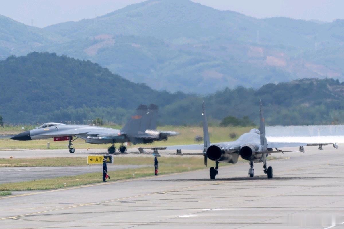东部歼-11B/BS驻训烽火问鼎计划制胜空天