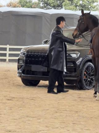 何润东首次回应项羽不肯过江东一个踏踏实实演戏的演员，碰上一个认真造车的品牌，还拉