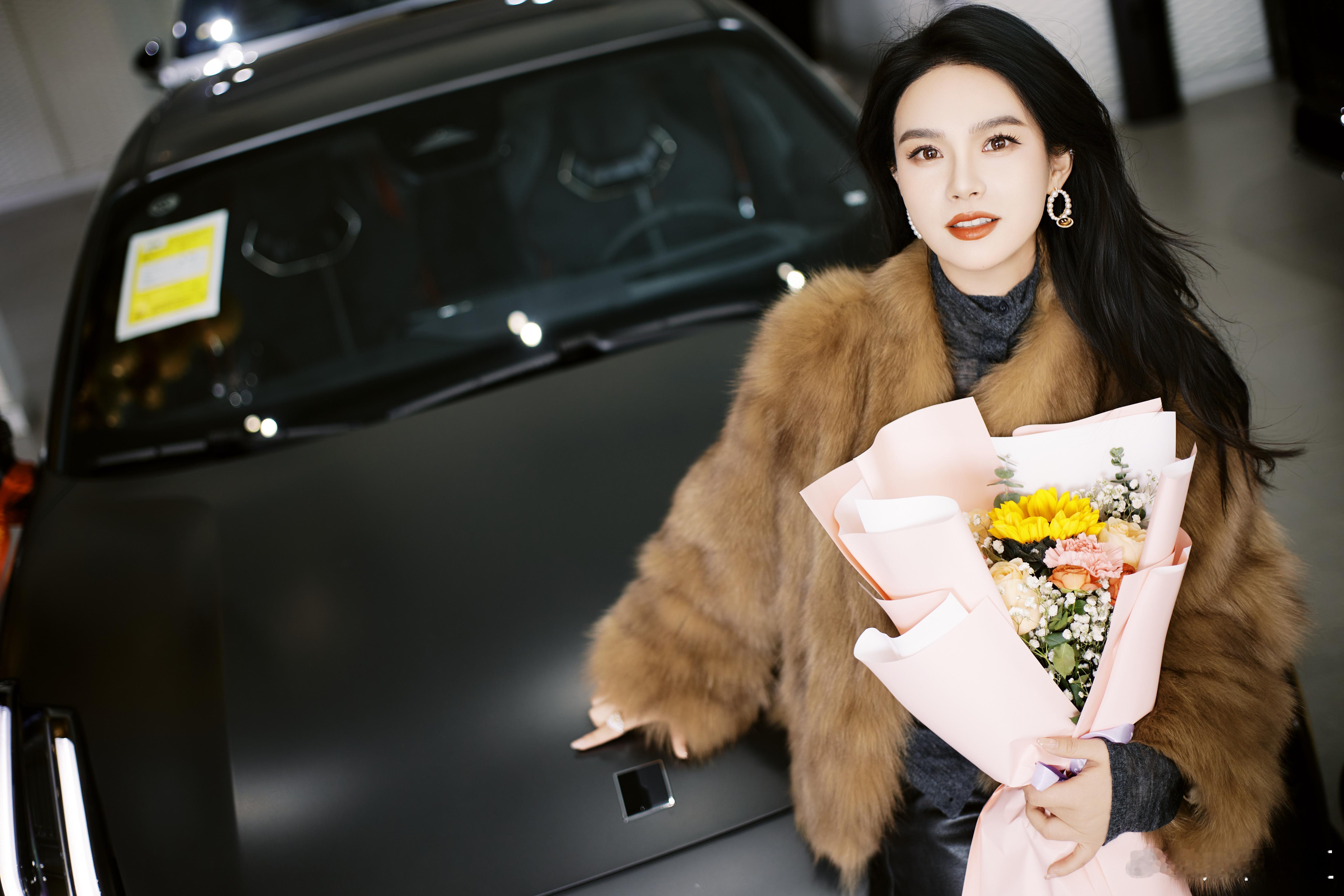 领克03+提车啦🚗🚗🚗没错！这是三段可调碳纤维尾翼这是309马力420扭