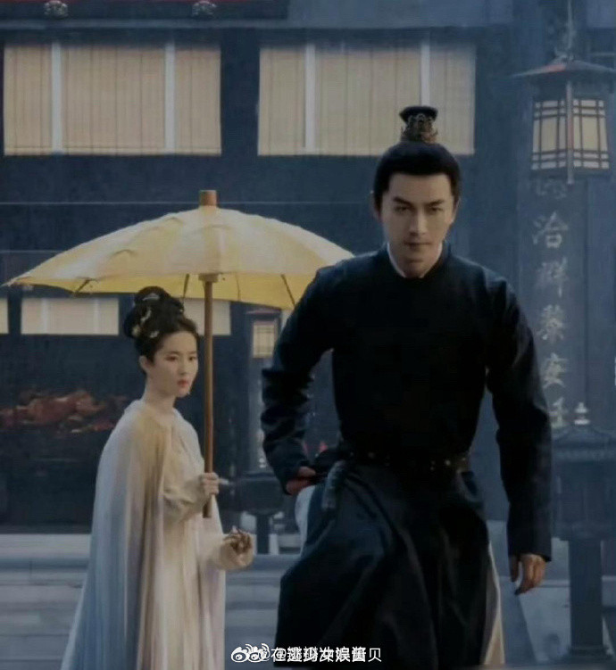 都是85🌸+85🥜为什么这部剧没有像《与凤行》一样被嘲讽是中年古偶？