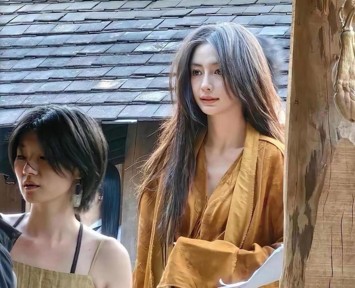 杨颖在景迈山拍的杂志图，这也太美了。​​​