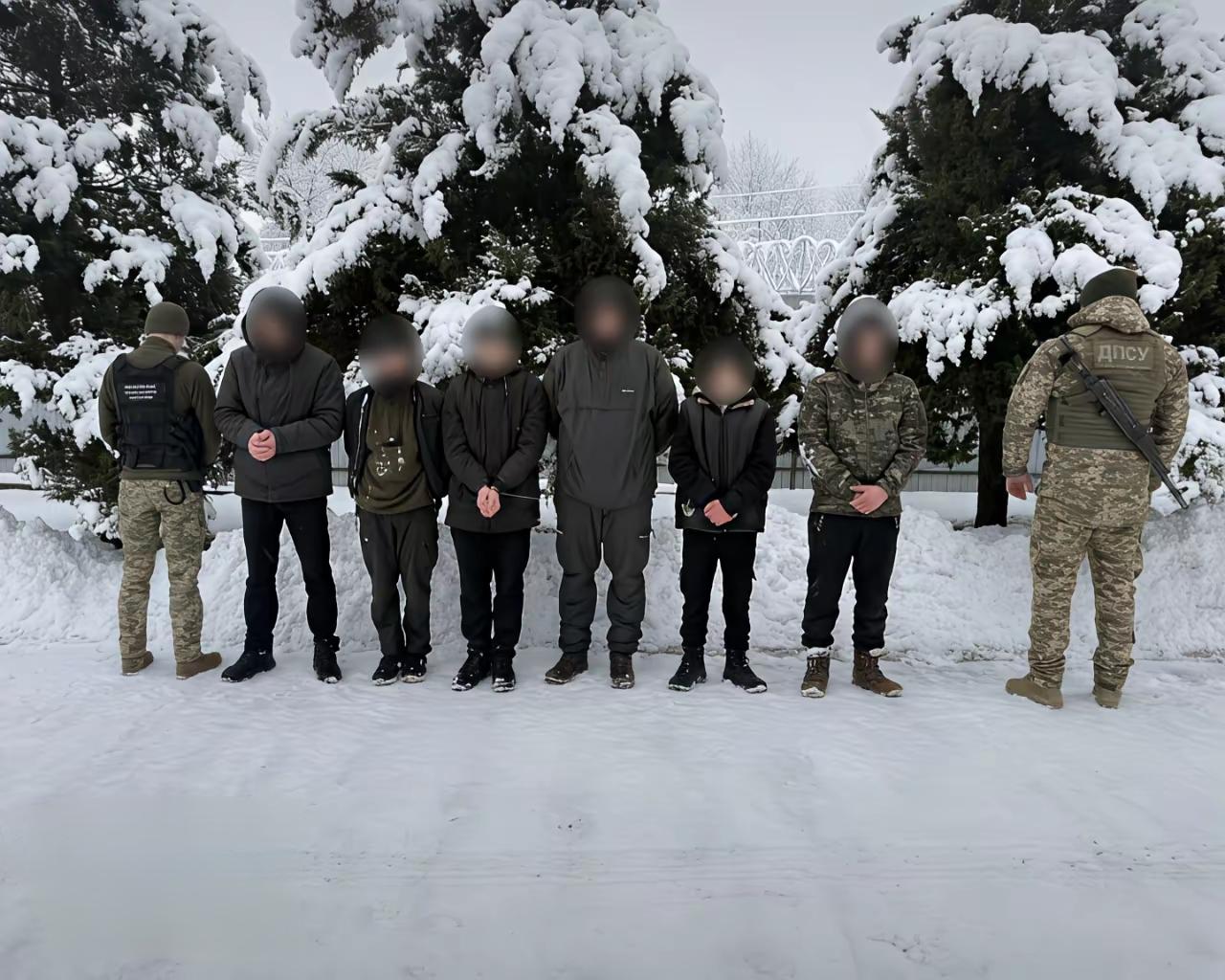 不得不说，乌克兰边防这生意经真是玩得炉火纯青。六个人每人掏了10500美元，