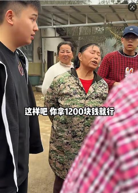博主请老人吃杀猪宴被要2000元场地费！发生在2026年1月湖南株洲新市村的